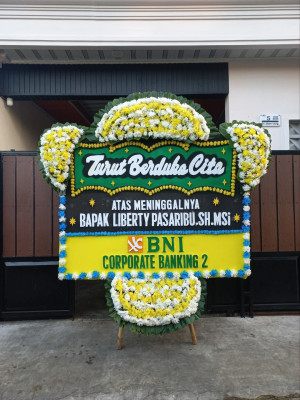 Papan Bunga Duka di Numfor Timur