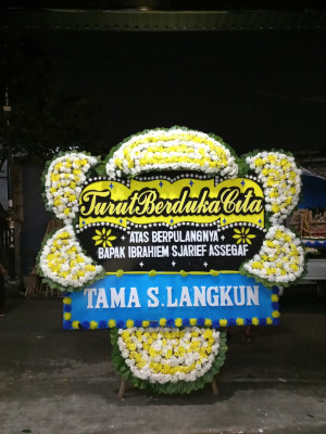 Papan Bunga Duka di Numfor Timur